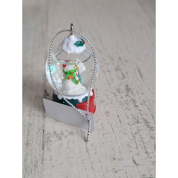 Mini snowglobe Colleen snowman ornament Xmas - Picture 6 of 7